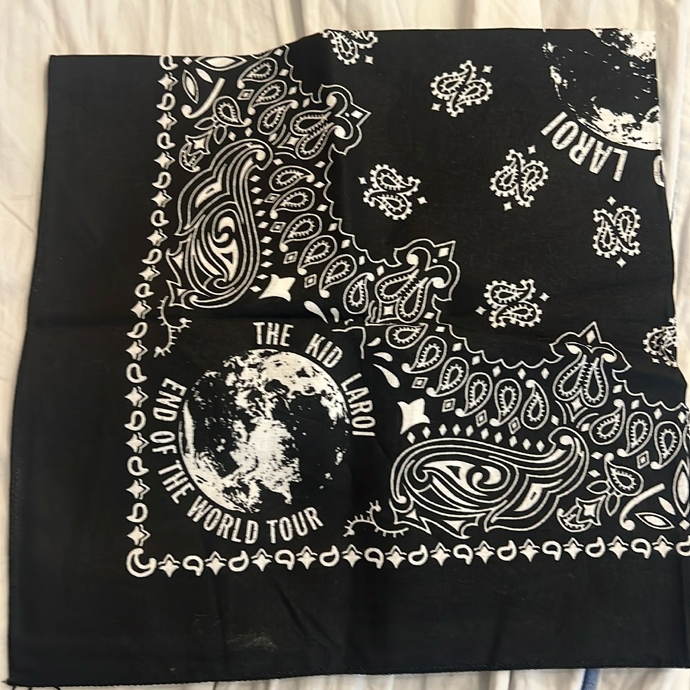 The Kid Leroi black bandana